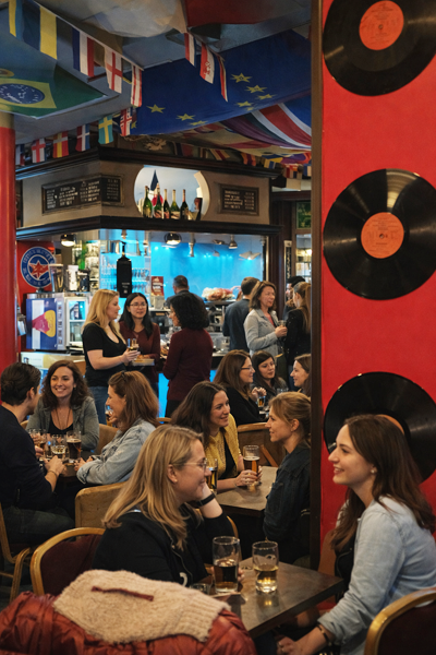 Polyglotte Paris Denfert café